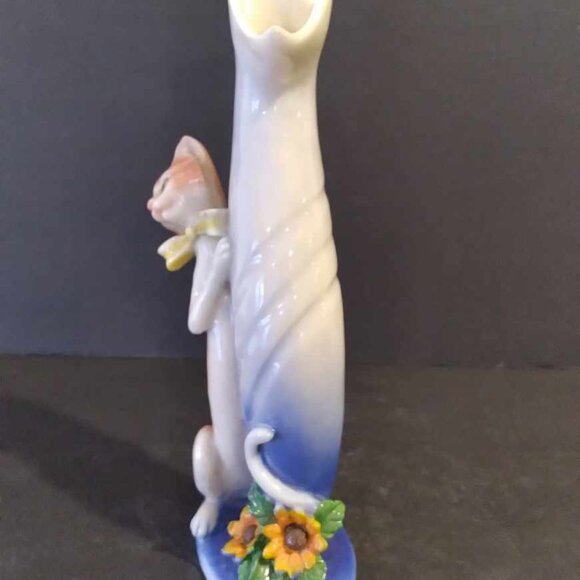 Vintage Collectible Porcelain Cat Vase - Picture 5 of 6